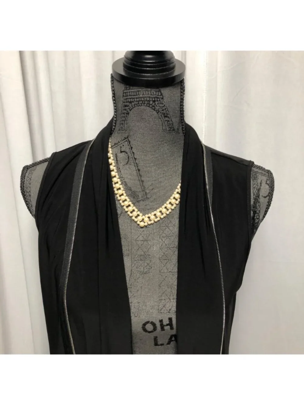 125 Apparel Amy Zipper Vest Womens Sz Medium Black Sleeveless Open Cardigan NEW